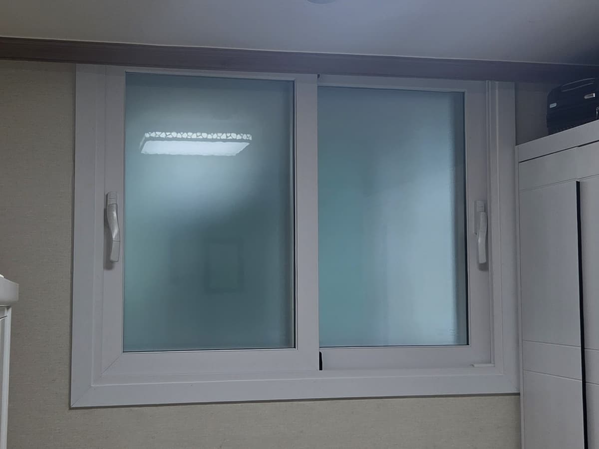 물금 범어덕산타운아파트 입구방 이중창 교체 후