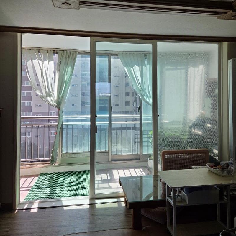 울산 중산현대아파트 거실 분합창 교체 전