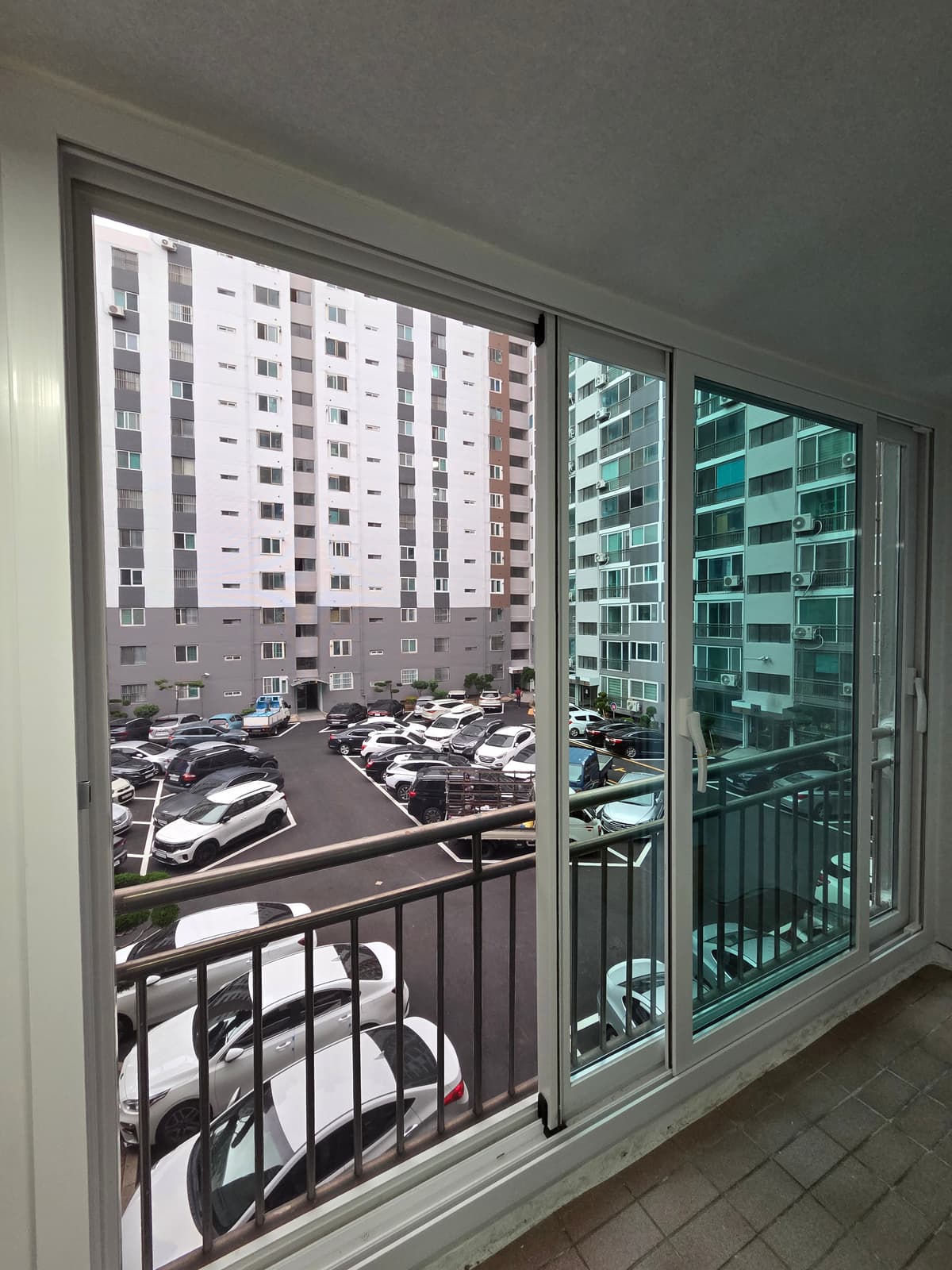 울산 북구 중산동 약수제일아파트 거실발코니창 교체 후