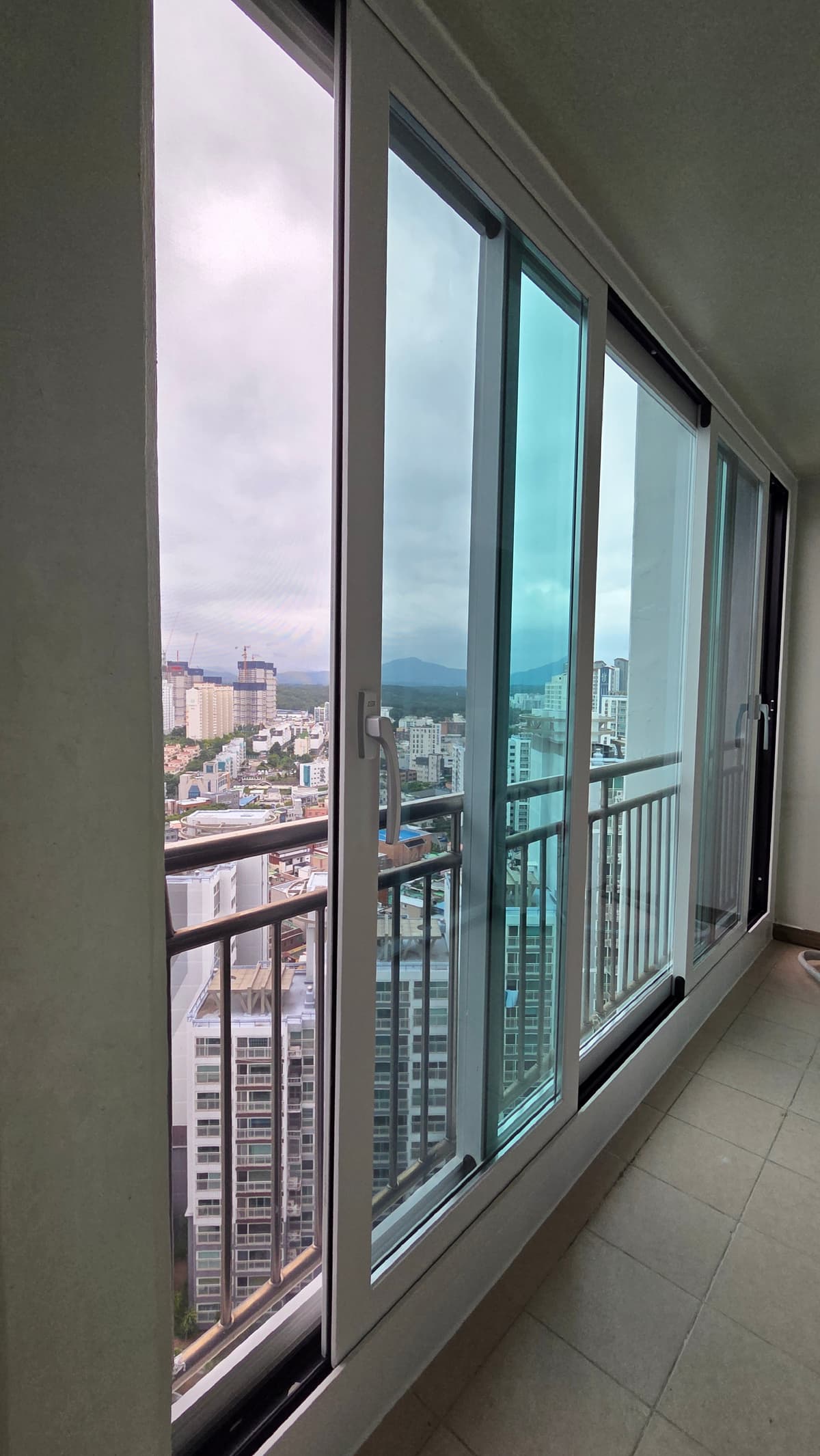 거실 발코니 샤시 교체 후